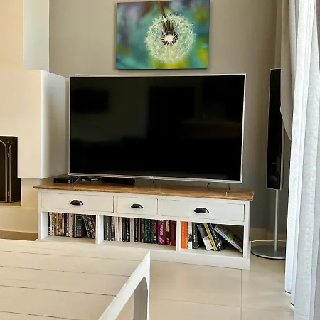 Eucalyptus Sea View Apartment Karavomylos